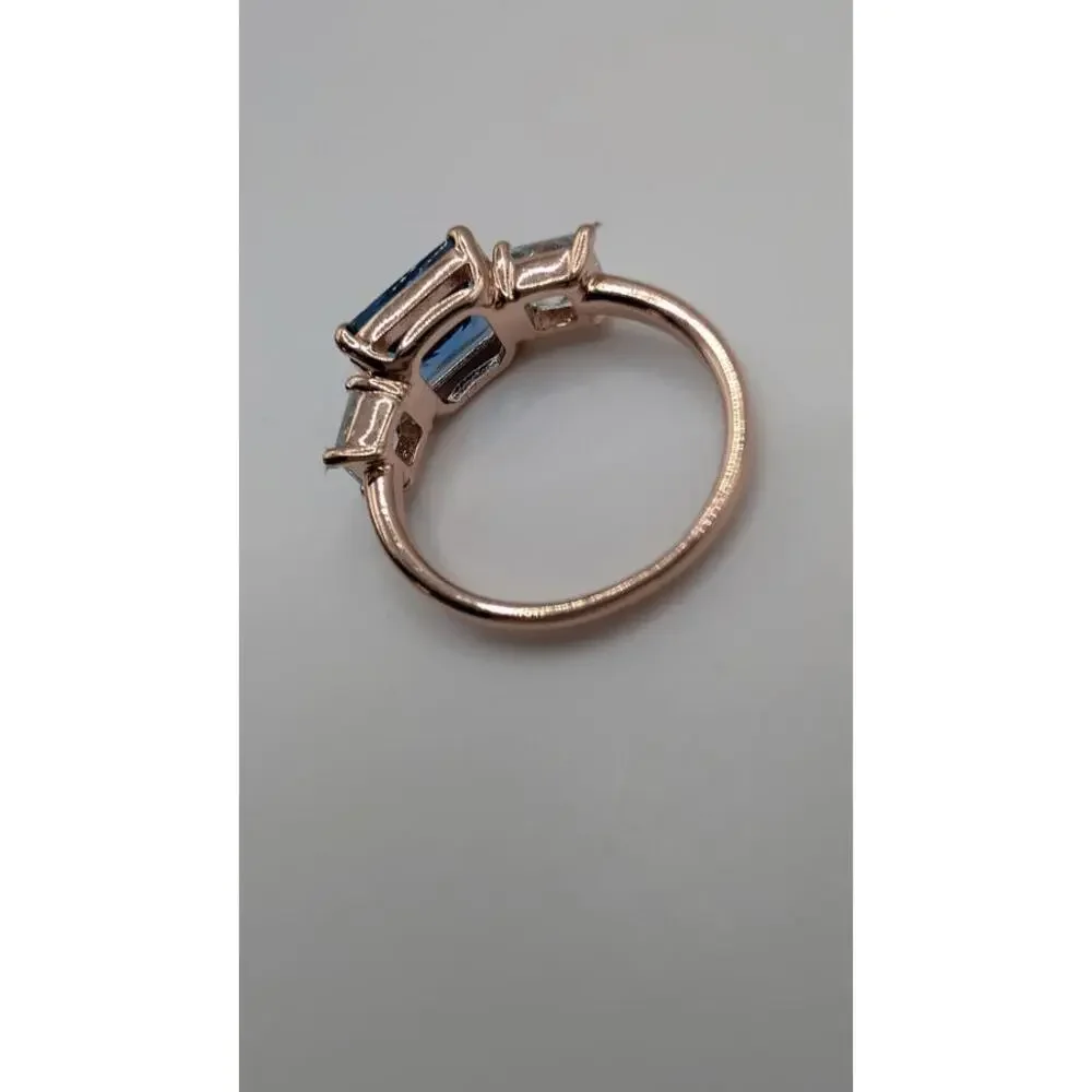 Elegant Blue Gemstone Ring with Side Stones Size 7 - Picture 5 of 9